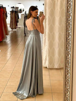 Laden Sie das Bild in den Galerie-Viewer, A-Linie Spaghettiträger Hellgrünes Langes Satin Abendkleid mit Schlitz