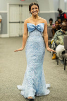 Laden Sie das Bild in den Galerie-Viewer, Glitzer Himmelblau Korsett Trägerlos Lang Abendkleider mit Applikationen