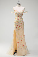 Laden Sie das Bild in den Galerie-Viewer, Glitze Champagner Schulterfreies Korsett Langes Ballkleid mit Schlitz