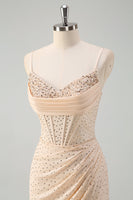 Laden Sie das Bild in den Galerie-Viewer, Glitzer Gelbes Korsett Langes Abendkleider Spaghettiträger Ballkleid mit Perlen