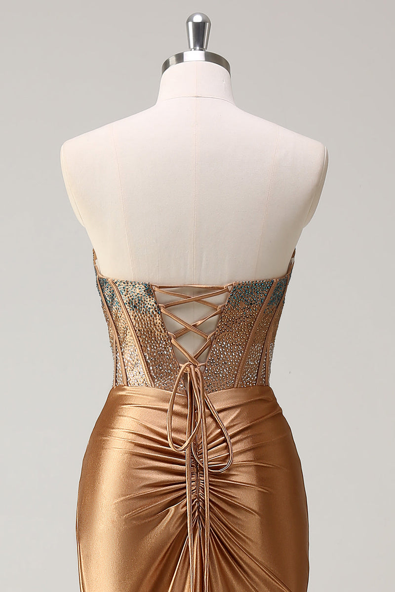 Laden Sie das Bild in den Galerie-Viewer, Braun Herzhals Perlen Meerjungfrau Satin Langes Ballkleid mit Schlitz