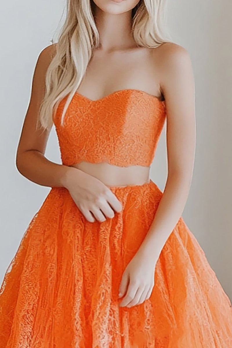 Laden Sie das Bild in den Galerie-Viewer, 2-Teiliges Orange Spitze Trägerloses Bodenlanges Ballkleid