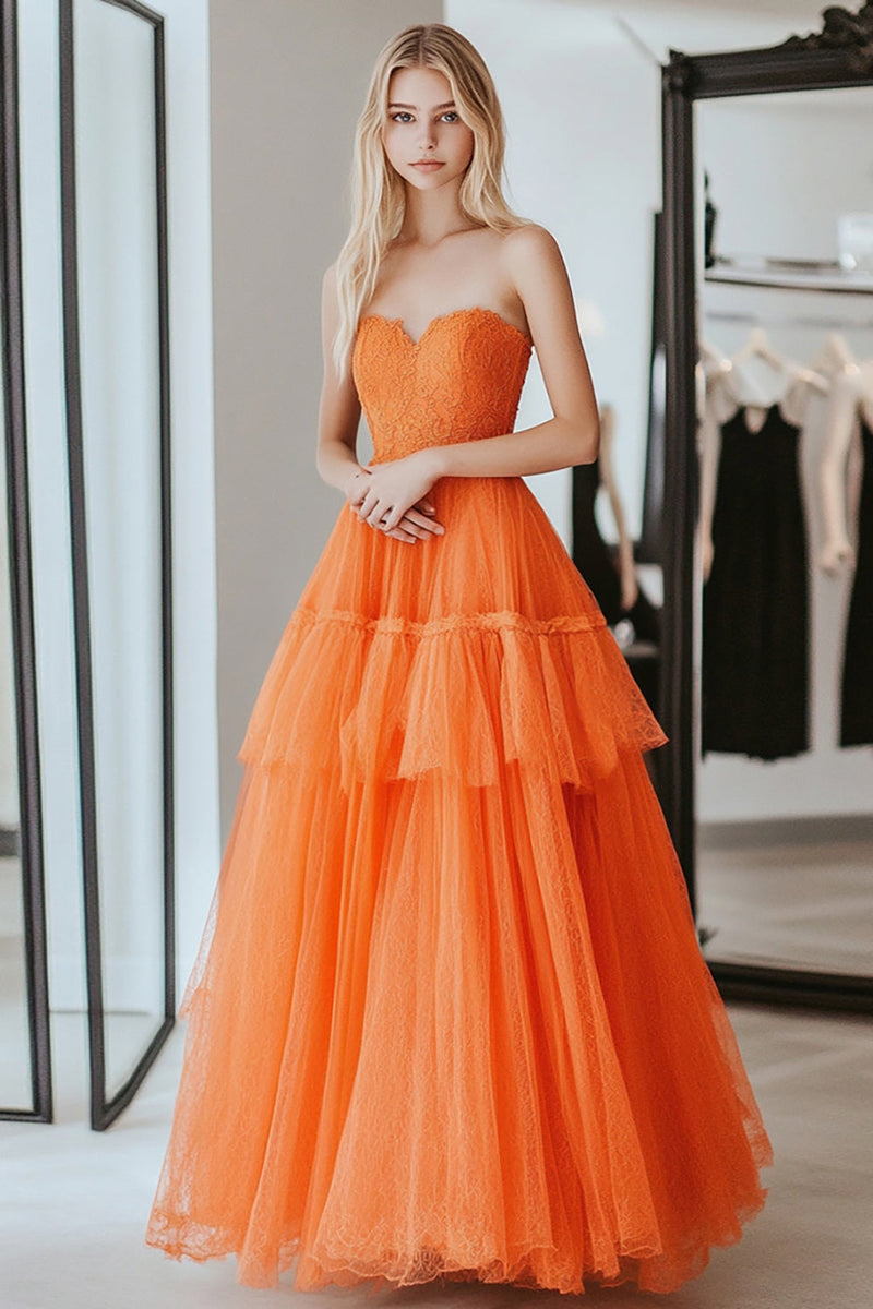 Laden Sie das Bild in den Galerie-Viewer, Gestaffelt A Linie Orange Herzhals Langes Ballkleid mit Spitze