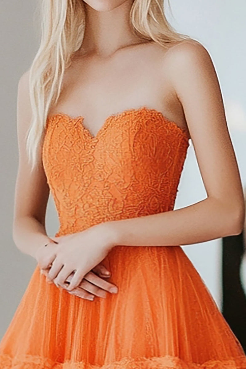 Laden Sie das Bild in den Galerie-Viewer, Gestaffelt A Linie Orange Herzhals Langes Ballkleid mit Spitze