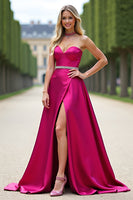 Laden Sie das Bild in den Galerie-Viewer, Glitzer Fuchsia A Linien Schulterfrei Satin Langes Abendkleid mit Schlitz