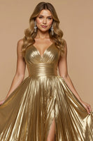 Laden Sie das Bild in den Galerie-Viewer, Metallic Golden A-Linie V-Ausschnitt Falten Lang Ballkleid mit Schlitz