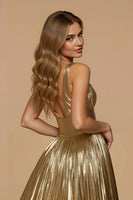 Laden Sie das Bild in den Galerie-Viewer, Metallic Golden A-Linie V-Ausschnitt Falten Lang Ballkleid mit Schlitz