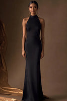Laden Sie das Bild in den Galerie-Viewer, Schwarz Sheath Satin Neckholder Lange Abendkleid
