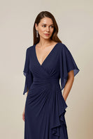 Laden Sie das Bild in den Galerie-Viewer, Dunkelgrün Chiffon Sheath Rüschenlanges Brautmutterkleid mit Rüschen