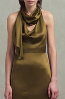 Laden Sie das Bild in den Galerie-Viewer, Olive Satin Sheath Hals Schärpe Asymmetrisches Formelle Kleid mit Rüschen