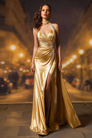 Laden Sie das Bild in den Galerie-Viewer, Gold Neckholder Satin Meerjungfrau Geraffte Maxi Formelle Kleid mit Schlitz