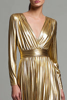 Laden Sie das Bild in den Galerie-Viewer, Glitzer Gold Metallic Plissiert V-Ausschnitt Langes Ärmel A-Linie Langes Formelle Kleid