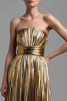 Laden Sie das Bild in den Galerie-Viewer, Glitzer Gold A-Linie Metallic Plissiert Trägerlos Langes Formelle Kleid