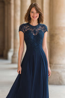 Laden Sie das Bild in den Galerie-Viewer, Marineblau Chiffon Rundhalsausschnitt A-Line Lange Brautmutterkleid mit Spitze