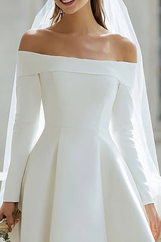 Elfenbein Schulterfreie Satin High-Low Hochzeitskleid mit Ärmel