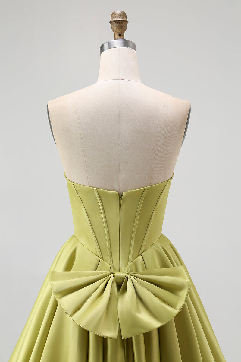 Laden Sie das Bild in den Galerie-Viewer, Glitzer Grün Herz-Ausschnitt Satin A Linie Kruze Ballkleid mit Perlen