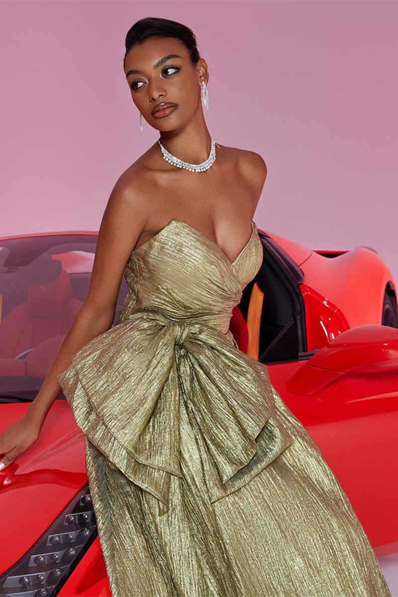 Laden Sie das Bild in den Galerie-Viewer, Gold Metallic Herz-Ausschnitt A Linie Lange Ballkleid mit Bogen