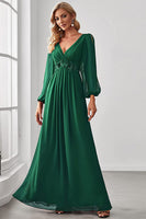 Laden Sie das Bild in den Galerie-Viewer, Frauen Dunkelgrün Chiffon Abendkleider mit Ärmel V-Ausschnitt Ballkleider mit Spitze
