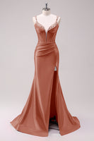 Laden Sie das Bild in den Galerie-Viewer, Glitzer Fuchsia Merjungfrau Spaghettiträger Korsett Lange Abendkleid mit Schlitz