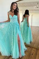 Laden Sie das Bild in den Galerie-Viewer, Hellgrünes Schulterfreies Abendkkleid mit Applikationen