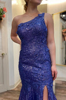 Laden Sie das Bild in den Galerie-Viewer, Funkelndes Königsblau Meerjungfrau Ein-Schulter Abendkleid mit Schlitz
