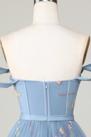 Laden Sie das Bild in den Galerie-Viewer, Niedliches A Line Sweetheart Grau Blau Kurzes Cocktailkleider mit Stickerei