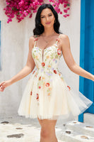 Laden Sie das Bild in den Galerie-Viewer, Stilvolles A Line Spaghettiträger Champagner Kurzes Cocktailkleid mit Applikationen