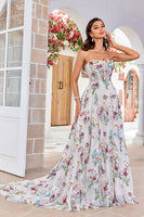 Laden Sie das Bild in den Galerie-Viewer, Elfenbein Langes Tüll Brautkleid mit Schleppe und Stickerei