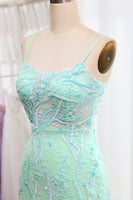 Laden Sie das Bild in den Galerie-Viewer, Grün Meerjungfrau Pailletten Schnürrücken Ballkleid mit Schlitz
