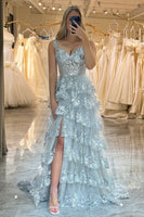 Laden Sie das Bild in den Galerie-Viewer, Glitzerndes Silber A-Linie Gestuftes Langes Ballkleid mit Spitze