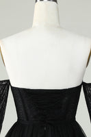 Laden Sie das Bild in den Galerie-Viewer, Eine schulterfreie lila Korsett-Cocktailkleider mit langen Ärmeln