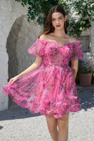 Laden Sie das Bild in den Galerie-Viewer, Wunderschönes schulterfreies kurzesCocktailkleider aus fuchsiafarbenem Tüll mit kurzen Ärmeln