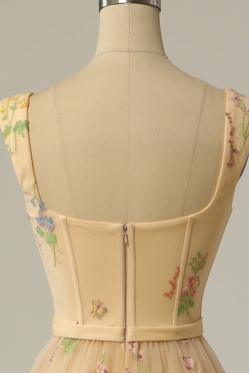 Laden Sie das Bild in den Galerie-Viewer, A Linie Langes Flieder Hochzeitsgast Kleid mit Stickere