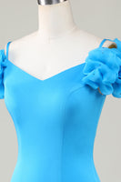 Laden Sie das Bild in den Galerie-Viewer, Schulterfreies blaues kurzes Cocktailkleid mit Rüschen