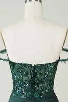 Laden Sie das Bild in den Galerie-Viewer, Einzigartige schulterfreie Scheide Dunkelgrünes kurzes Cocktailkleid mit Applikationen