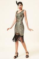 Laden Sie das Bild in den Galerie-Viewer, Goldfarbenes Fransen-Pailletten-Flapper-Kleid aus den 1920er Jahren