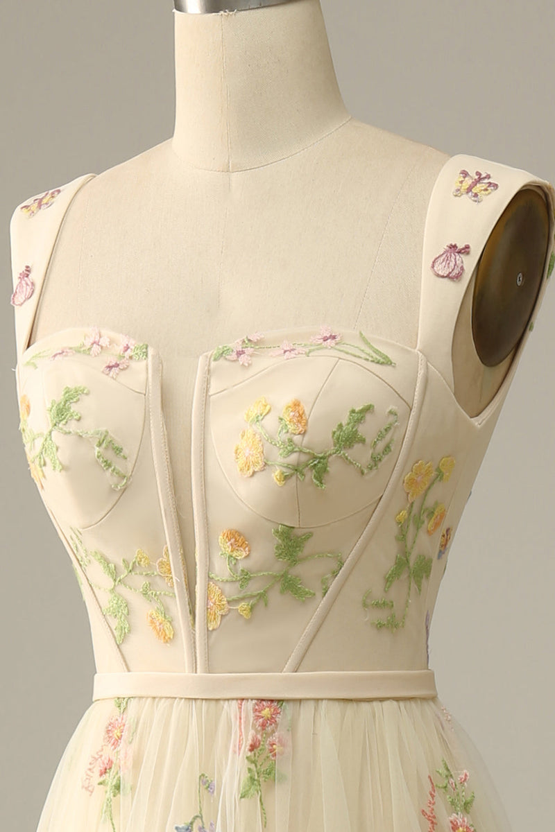 Laden Sie das Bild in den Galerie-Viewer, Champagner A-Linie Stickerei Ballkleid