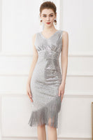 Laden Sie das Bild in den Galerie-Viewer, Pailletten Glitzer Schwarz 1920er Jahre Kleid mit Fransen