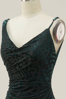 Laden Sie das Bild in den Galerie-Viewer, Meerjungfrau V Ausschnitt Grünes Samt Langes Ballkleid