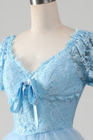 Laden Sie das Bild in den Galerie-Viewer, Himmelblaues Gestuftes Ballkleid aus Tüll mit Spitze