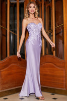 Laden Sie das Bild in den Galerie-Viewer, Stilvolle Meerjungfrau Herz Lila Korsett Ballkleid mit Spitzenapplikationen