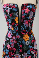 Laden Sie das Bild in den Galerie-Viewer, Schwarzes Meerjungfrauen Spaghettiträger Ballkleid mit Blumen Besticktes und Schlitz