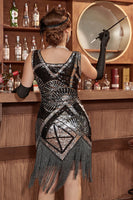 Laden Sie das Bild in den Galerie-Viewer, Silber Pailletten V-Ausschnitt Kleid aus den 1920er Jahren mit Fransen