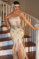 Laden Sie das Bild in den Galerie-Viewer, Champagnerfarbenes 1920er Jahre Paillettenkleid mit Fransen und Accessoires