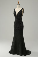 Laden Sie das Bild in den Galerie-Viewer, Meerjungfrau Deep V Ausschnitt Schwarz Spitze Langes Ballkleid mit Perlen