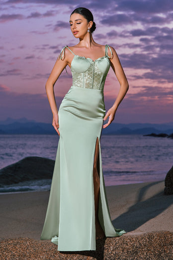 Grünes Meerjungfrau Satin Langes Brautjungfernkleid mit Schlitz