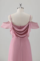 Laden Sie das Bild in den Galerie-Viewer, Rosa A-Linie Kalte Schulter Langes Brautjungfernkleider mit Schlitz