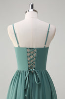 Laden Sie das Bild in den Galerie-Viewer, Eukalyptus A-Linie Korsett Langes Brautjungfernkleid mit Schlitz