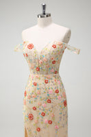 Laden Sie das Bild in den Galerie-Viewer, Glitze Champagner Schulterfreies Korsett Langes Ballkleid mit Schlitz