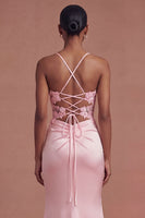 Laden Sie das Bild in den Galerie-Viewer, Rosa Corsage Applikation Satin Meerjungfrau Abiballkleid mit Schlitz